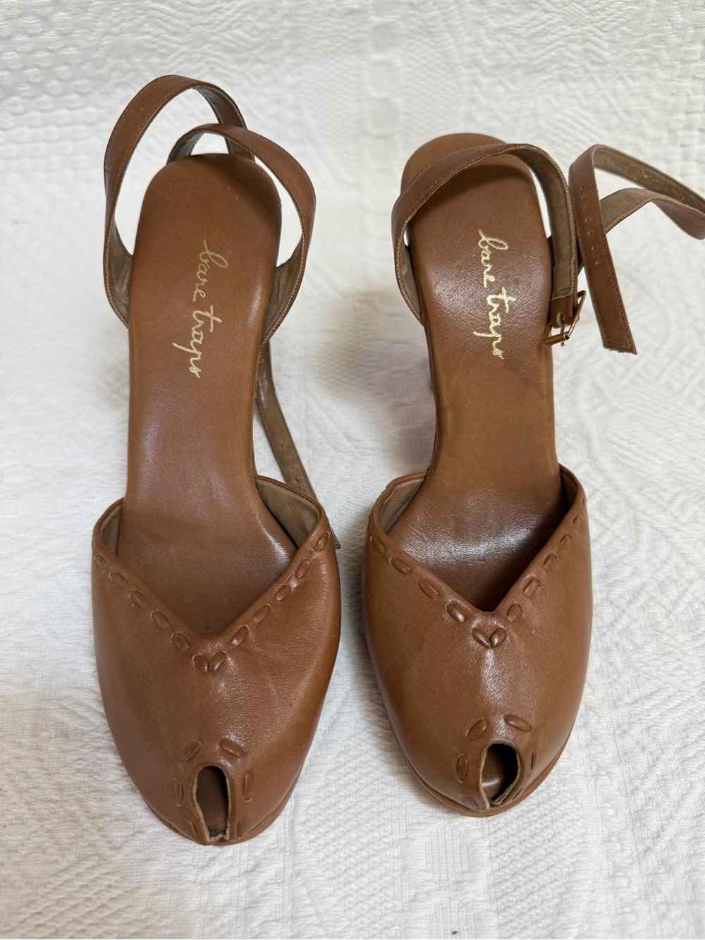 Bare Traps Brown Cognac Wedges Strappy Peep Toe Shoes Women’s 7